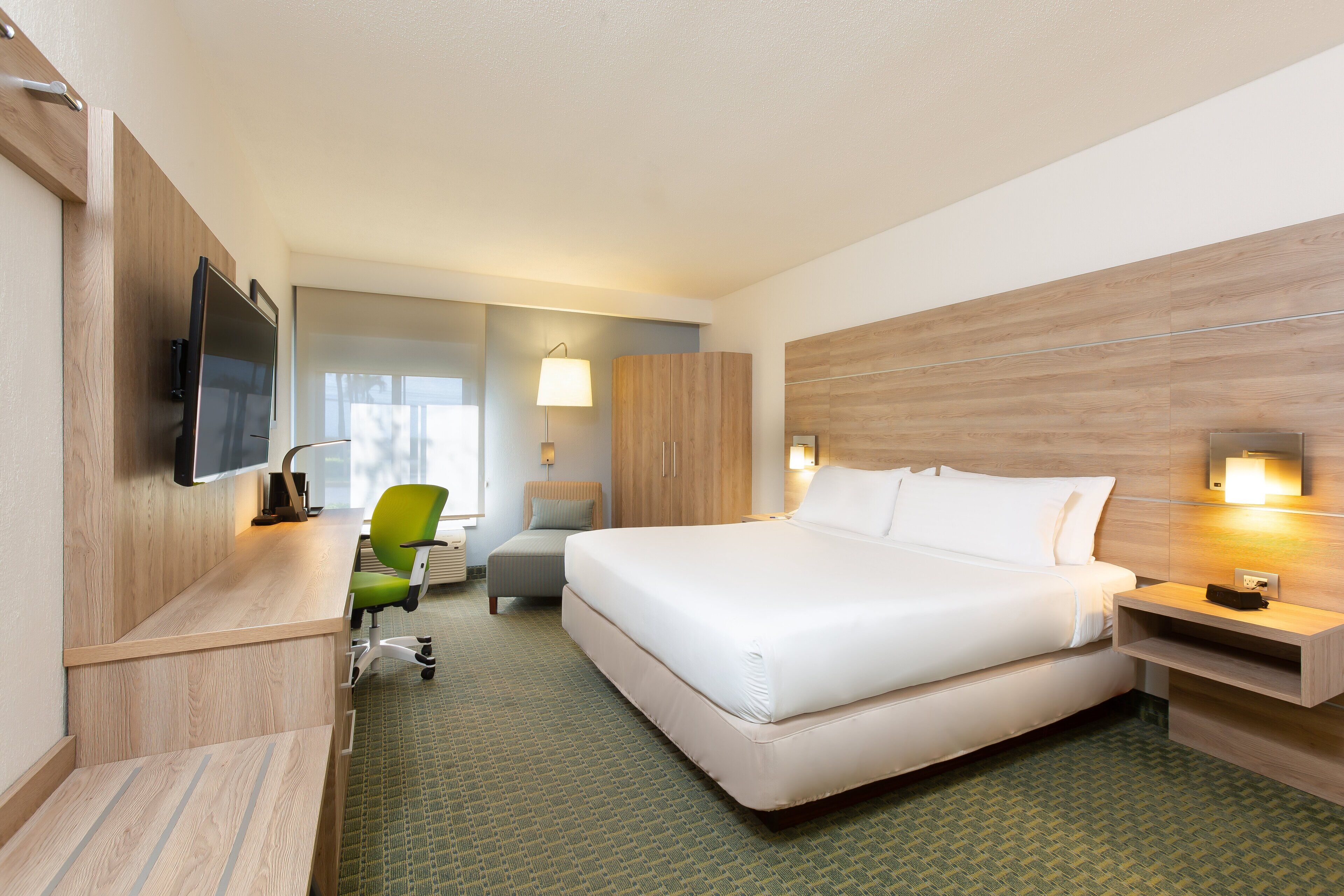 Premium bedding, in-room safe, desk, soundproofing