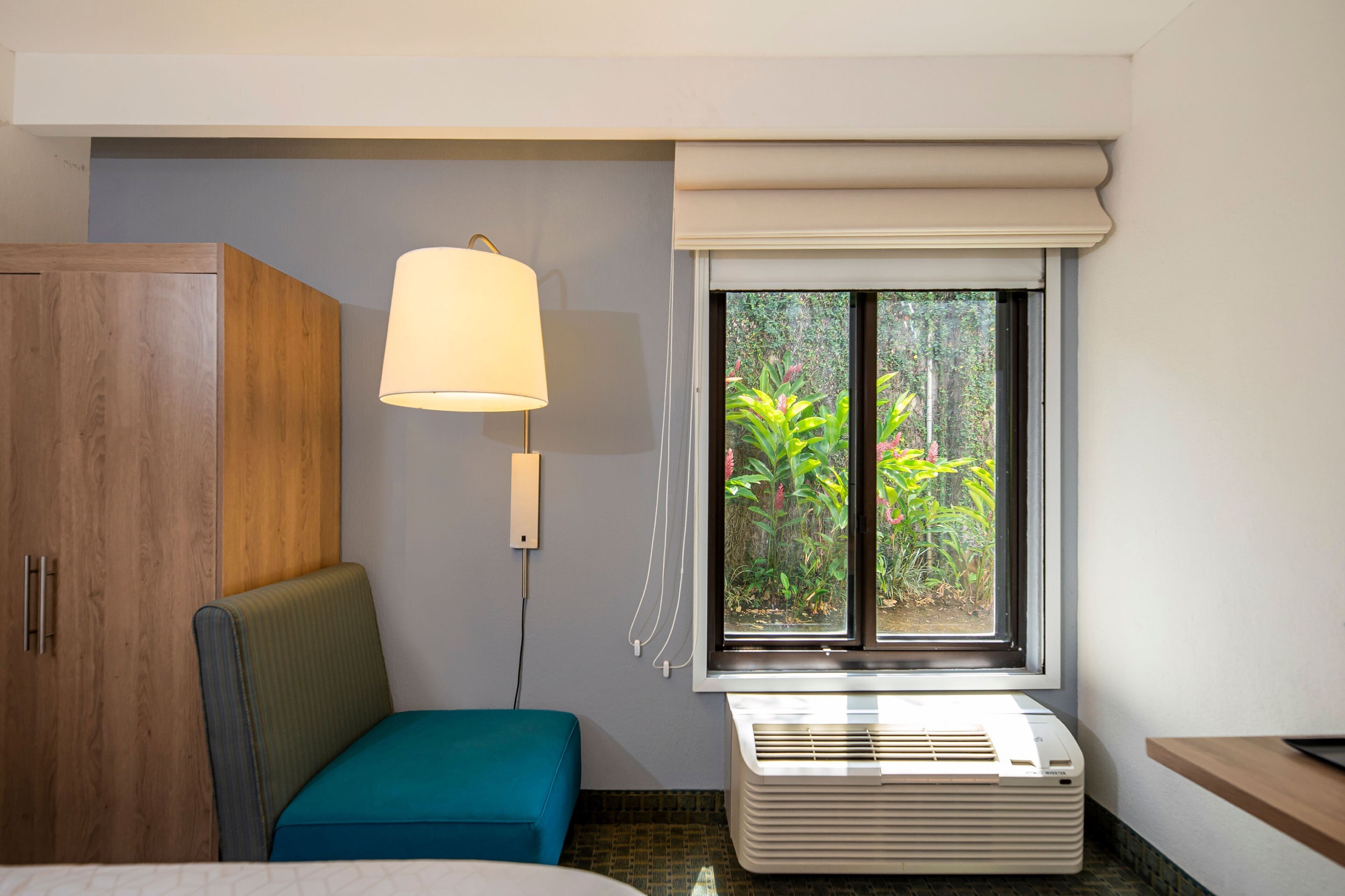 Habitación estándar | Ropa de cama de alta calidad, caja fuerte, escritorio
