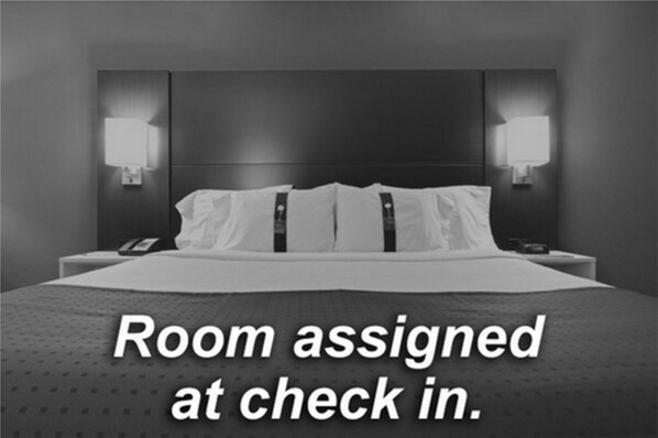Camera Standard | Biancheria da letto di alta qualità, cassaforte in camera, una scrivania