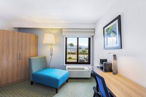 Chambre Standard, 1 très grand lit, vue piscine