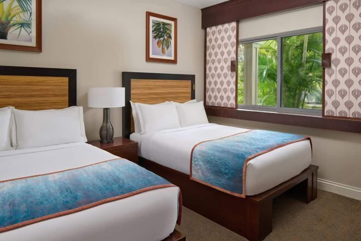 1 bedroom, premium bedding, down comforters, pillowtop beds