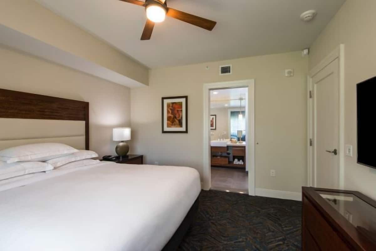 1 bedroom, premium bedding, down comforters, pillowtop beds