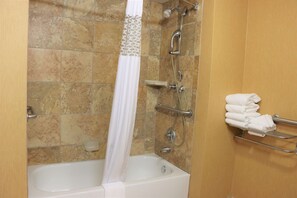 Two Queen Beds, Non-Smoking, Accessible | Bathroom | Combined shower/bathtub, free toiletries, hair dryer, towels - Hampton Inn & Suites Thibodaux (Thibodaux)