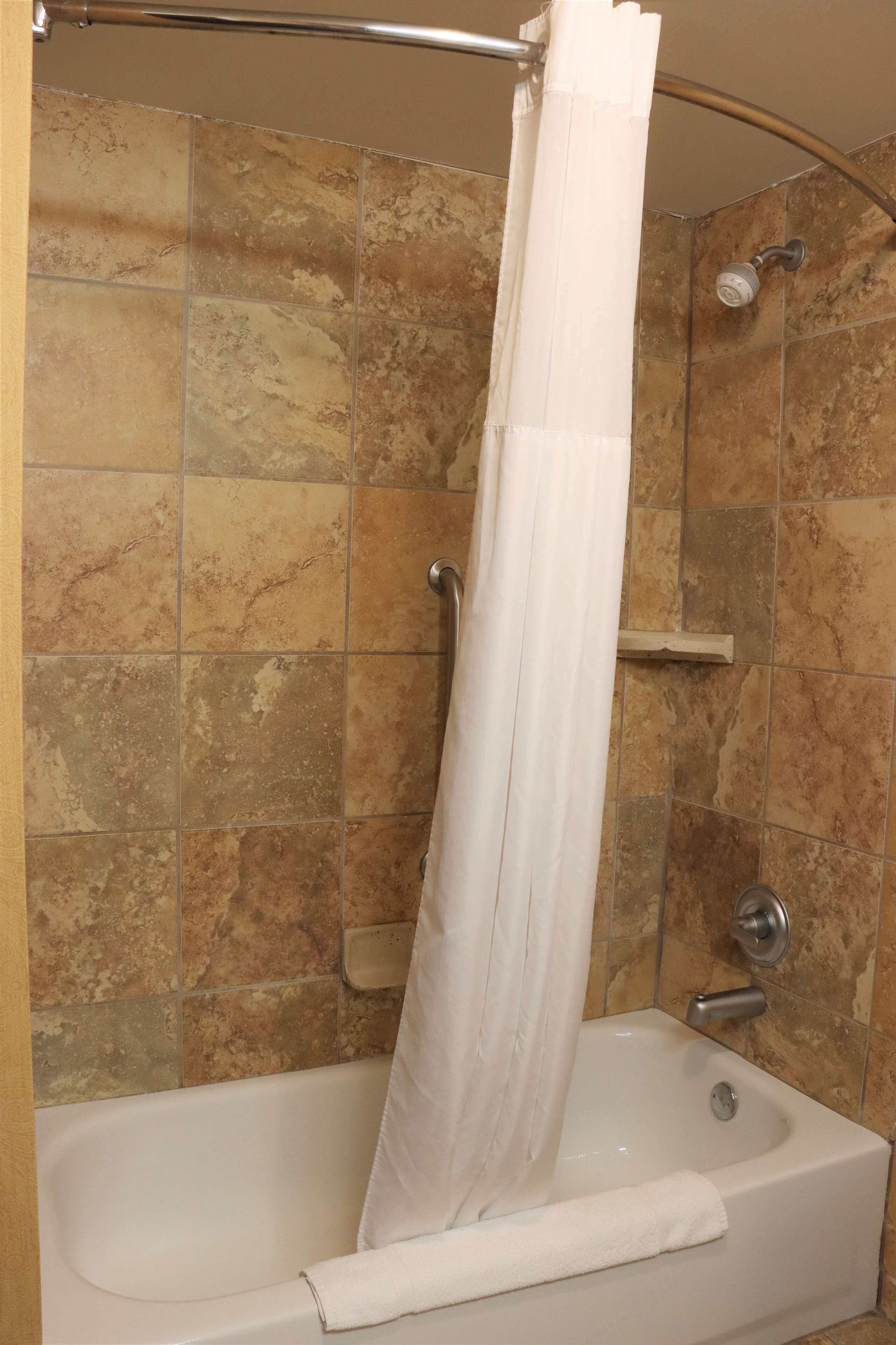 two queen beds, non-smoking | bathroom | combined shower/bathtub, free toiletries, hair dryer, towels