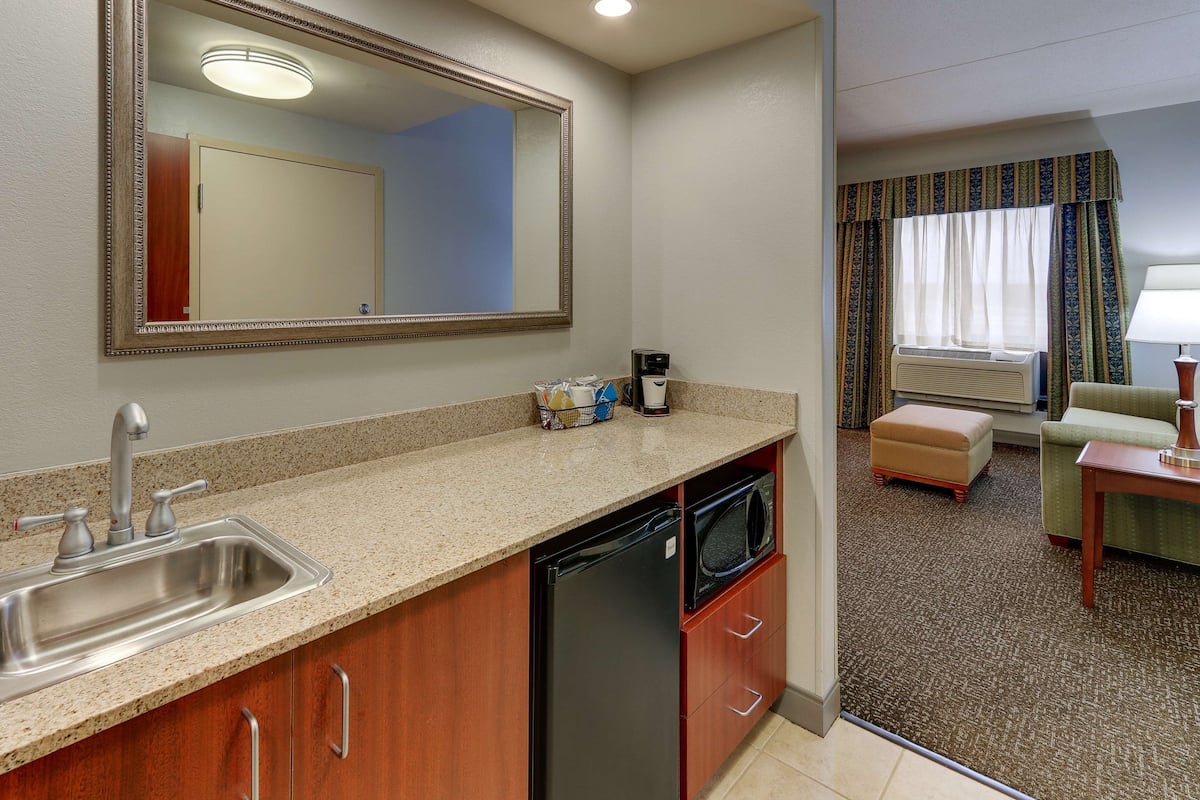 studio kitchen one king non smoking | minibar