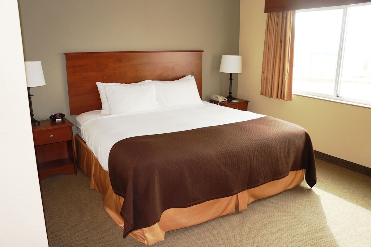 Individually decorated, individually furnished, desk, blackout drapes