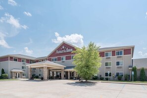 Exterior - AmericInn by Wyndham Newton (Newton)