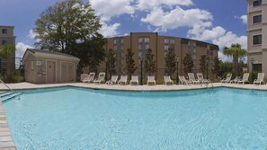 Outdoor pool - Staybridge Suites Lafayette by IHG (Lafayette)