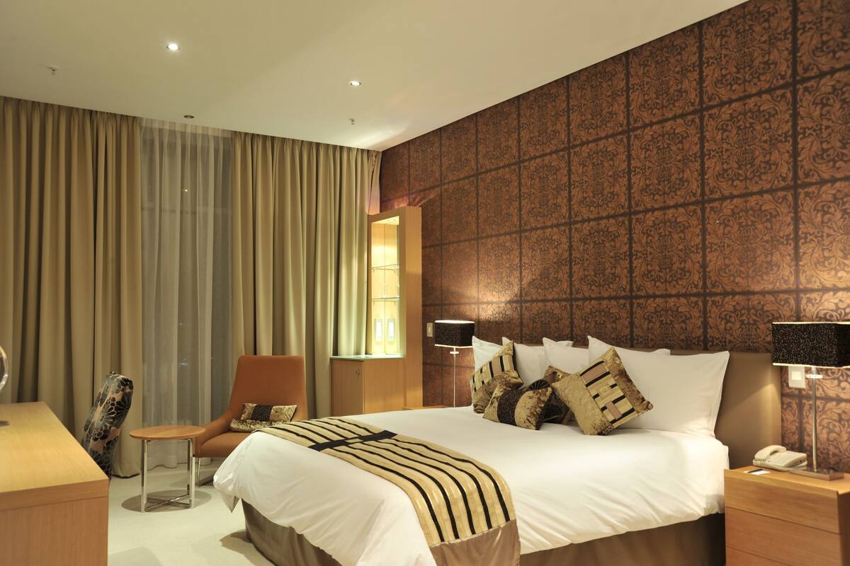 Minibar, in-room safe, desk, blackout drapes