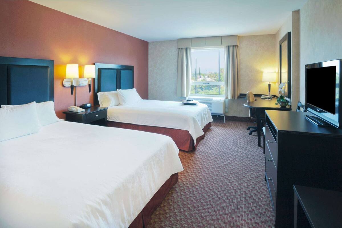 Premium bedding, minibar, in-room safe, blackout drapes