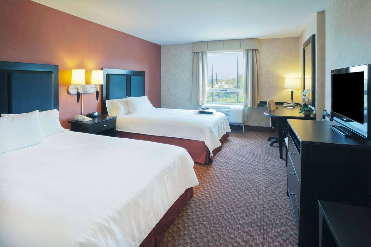 Premium bedding, minibar, in-room safe, blackout drapes