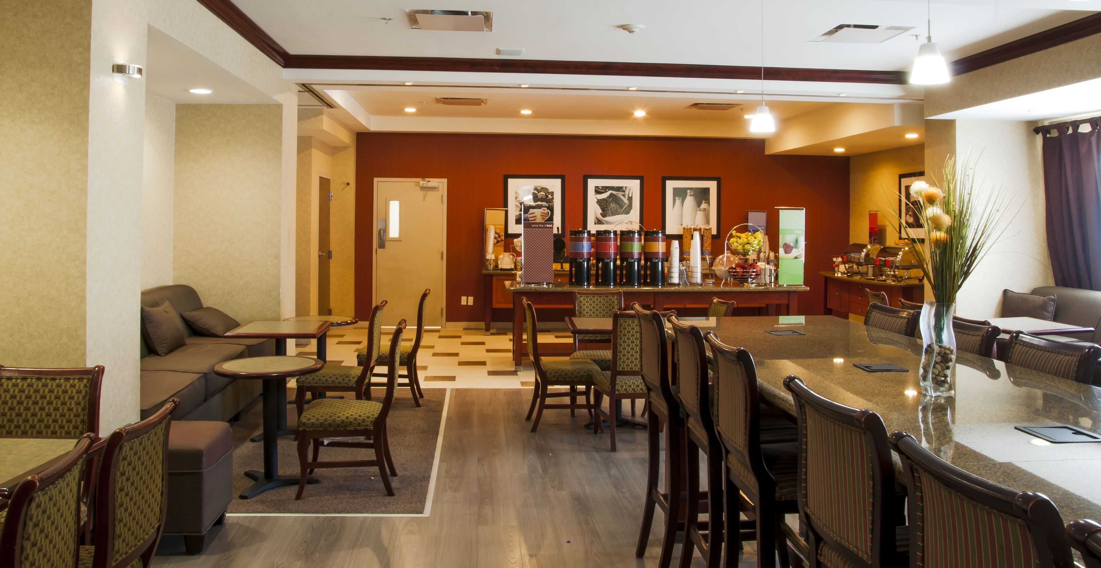 free buffet breakfast