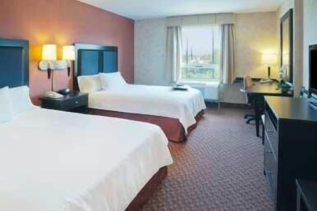 Premium bedding, minibar, in-room safe, blackout curtains