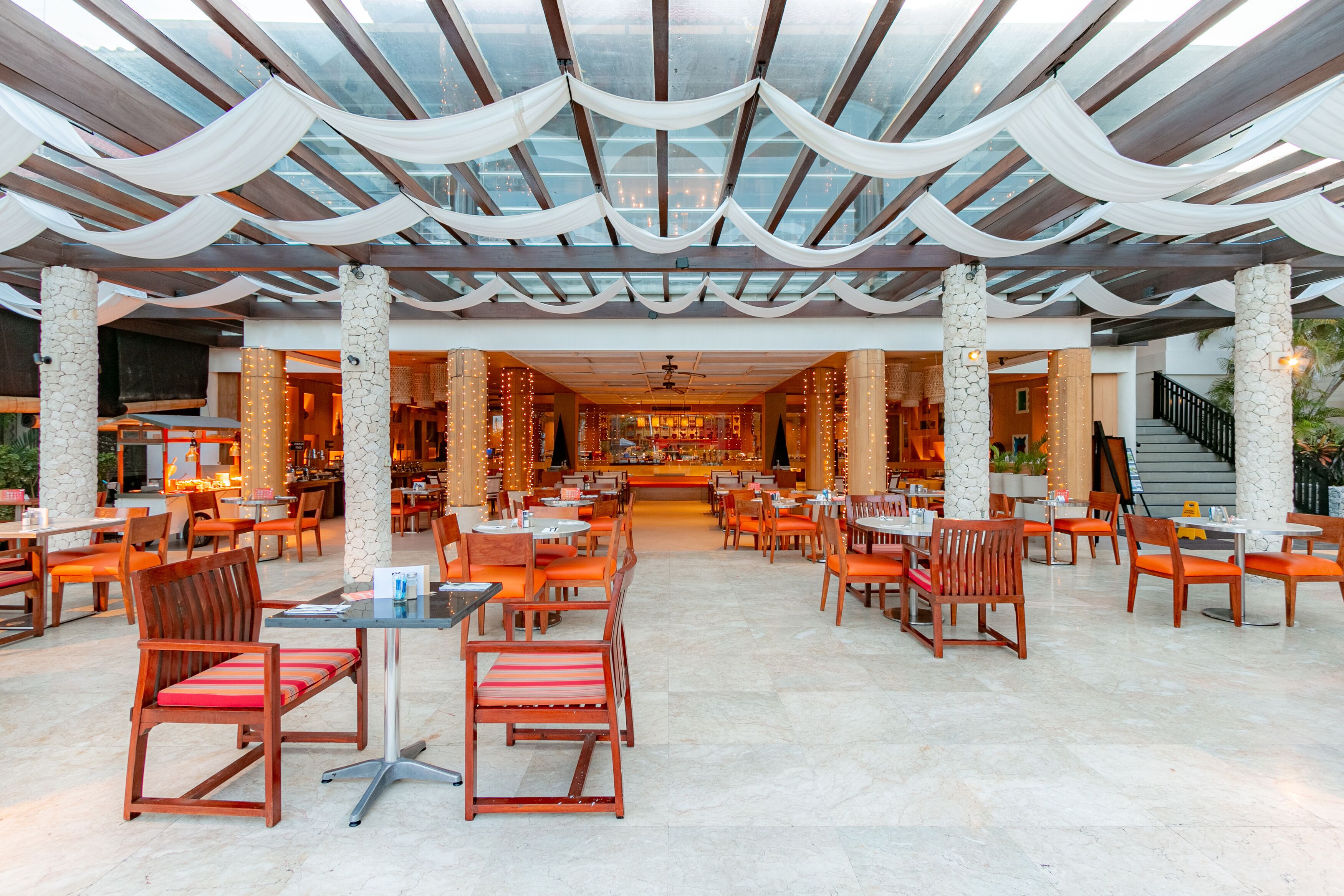 Desayuno buffet todos los días (con cargo)