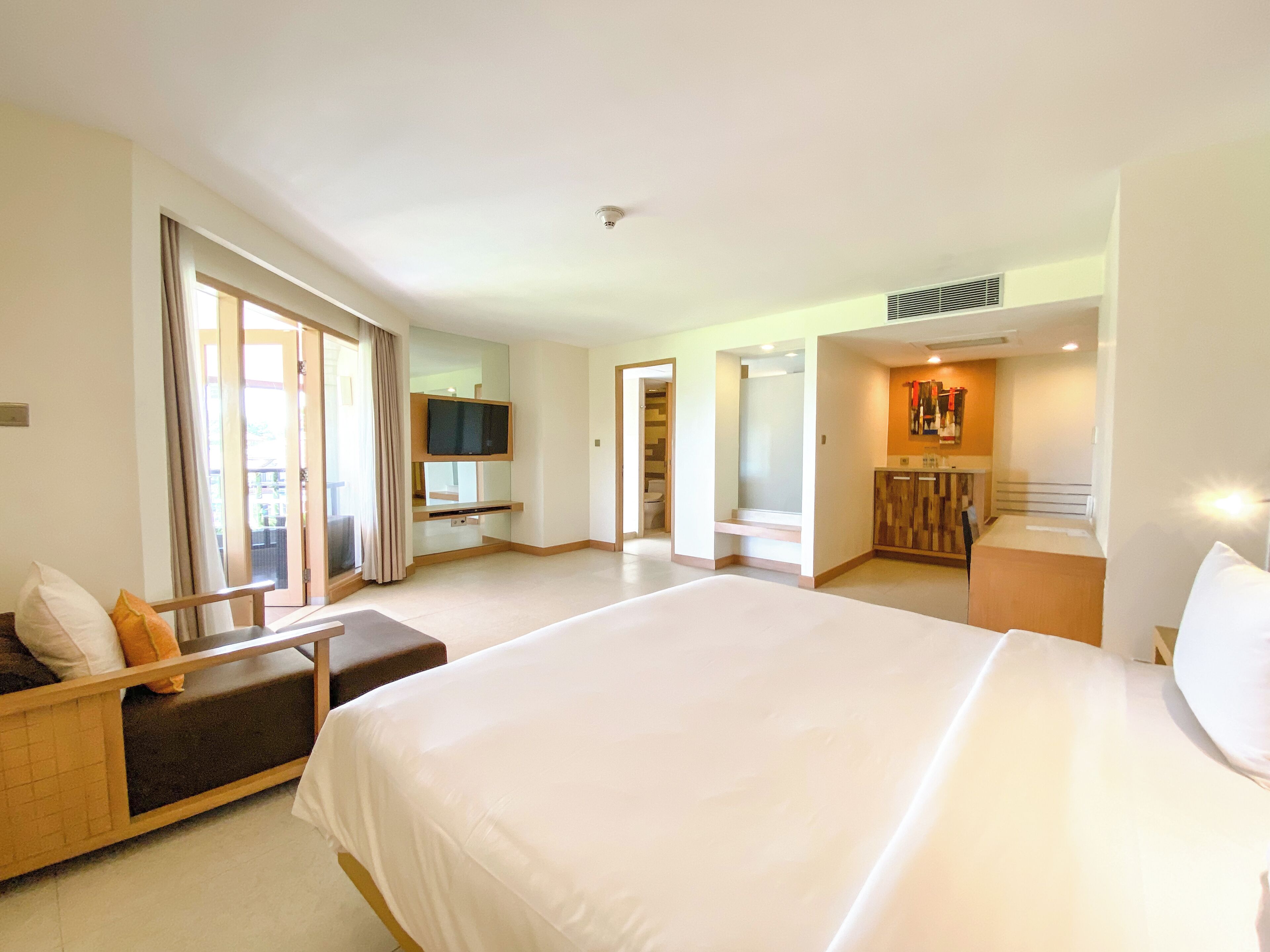 Premium Room, 1 King Bed, Bathtub, Garden View (Bathtub)