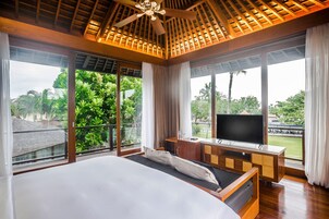 Down duvets, minibar, in-room safe, individually decorated