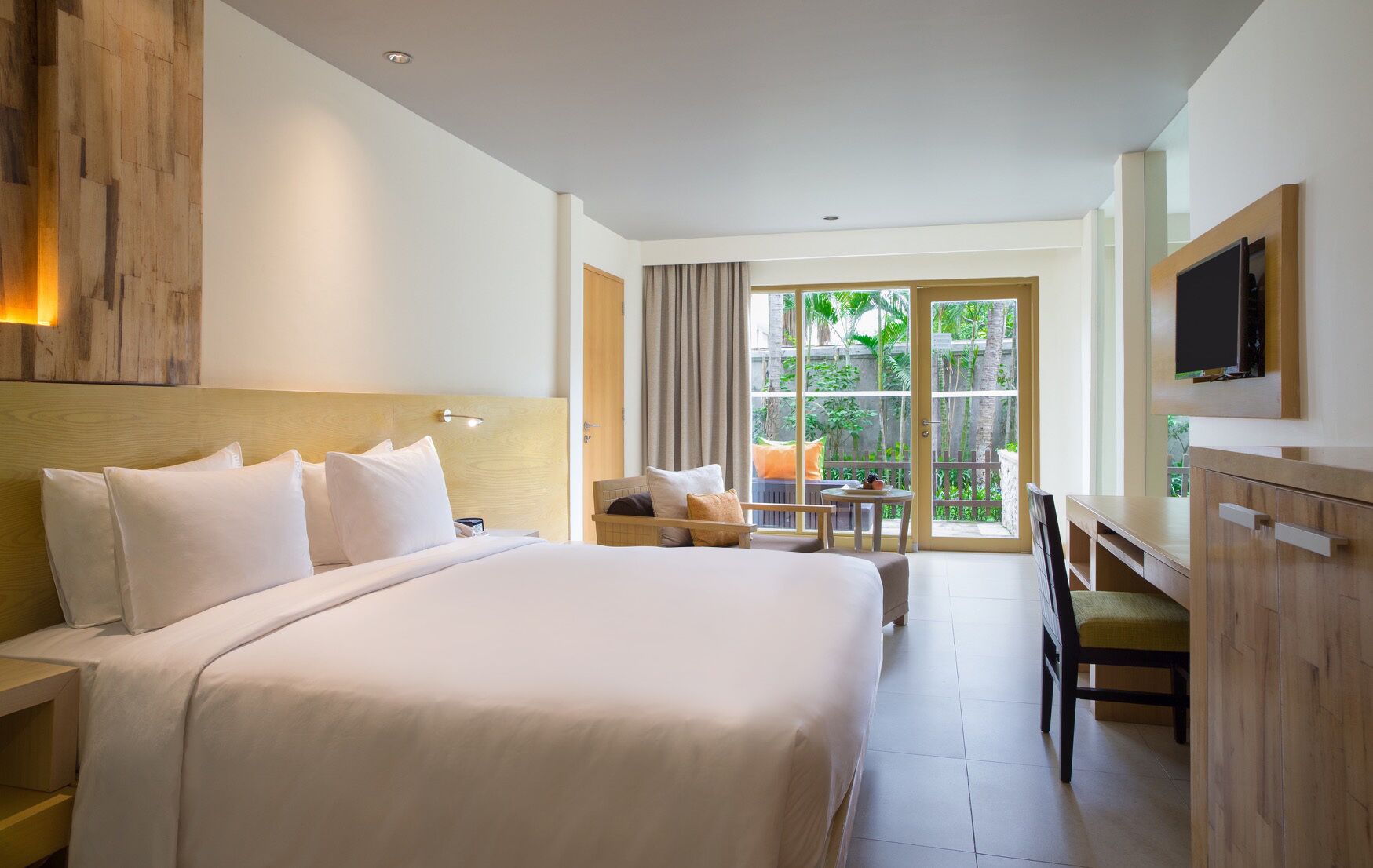 Down duvets, minibar, in-room safe, desk