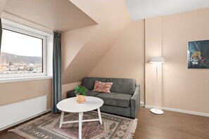 1 bedroom, Egyptian cotton sheets, hypo-allergenic bedding