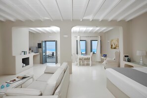 Signature Suite with Pool & Panoramic View | Egyptian cotton sheets, premium bedding, down comforters - Carpe Diem Santorini (Santorini)
