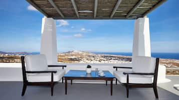 Honeymoon Suite with Pool & Panoramic View | 1 bedroom, Egyptian cotton sheets, premium bedding, down duvets