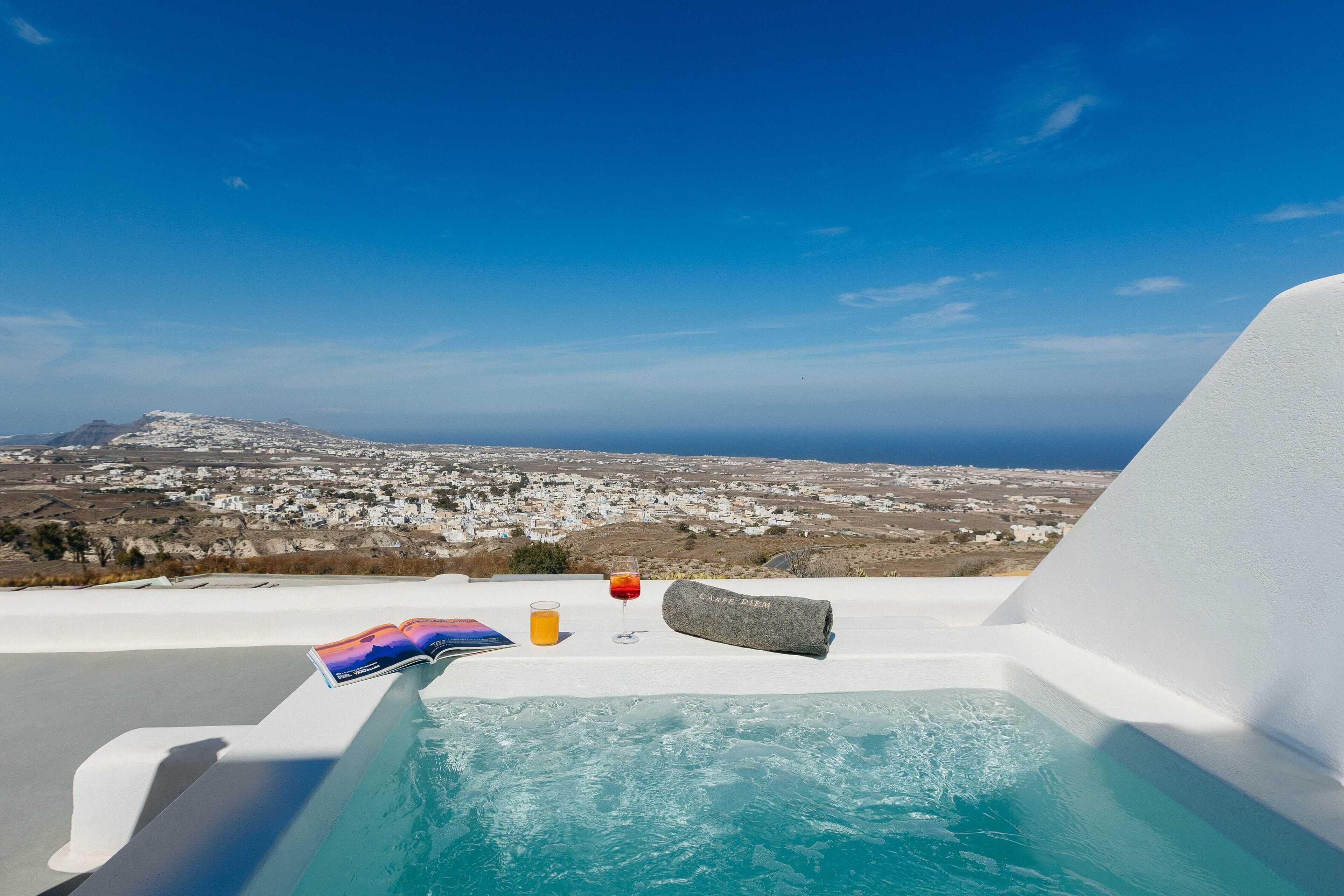 Junior Suite with Jetted Tub and Panoramic View | Sábanas de algodón egipcio, ropa de cama de alta calidad y edredón 