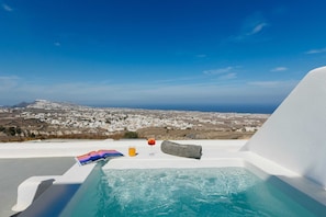 Junior Suite with Jetted Tub & Panoramic View | Egyptian cotton sheets, premium bedding, down comforters - Carpe Diem Santorini (Santorini)