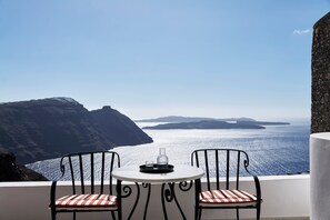 Suite de luna de miel, hidromasaje, vista al mar | Vista desde la habitación