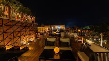 Se sirven desayunos, comidas y cenas