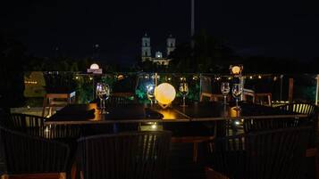 Se sirven desayunos, comidas y cenas