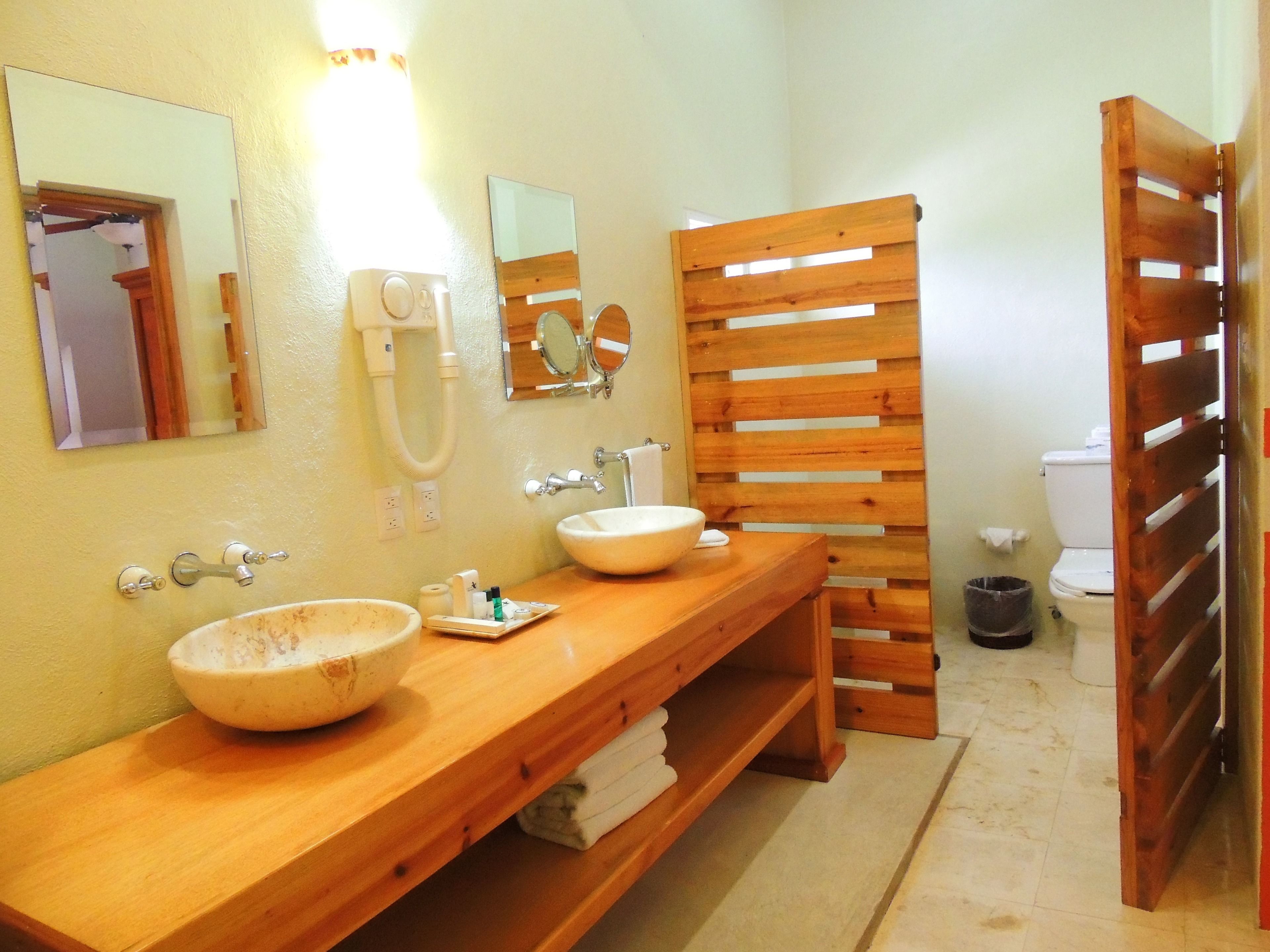 suite (master) | bathroom | designer toiletries, hair dryer, towels, soap