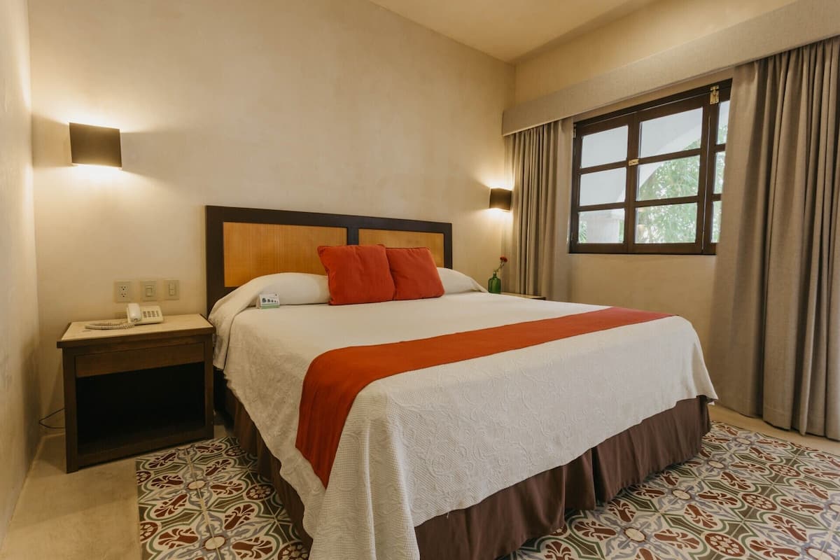 Chambre Standard, 1 très grand lit | Literie de qualité supérieure, coffres-forts dans les chambres