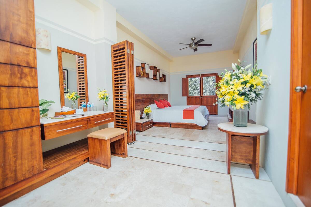 junior suite | living room