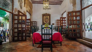 Se sirven desayunos, almuerzos y cenas