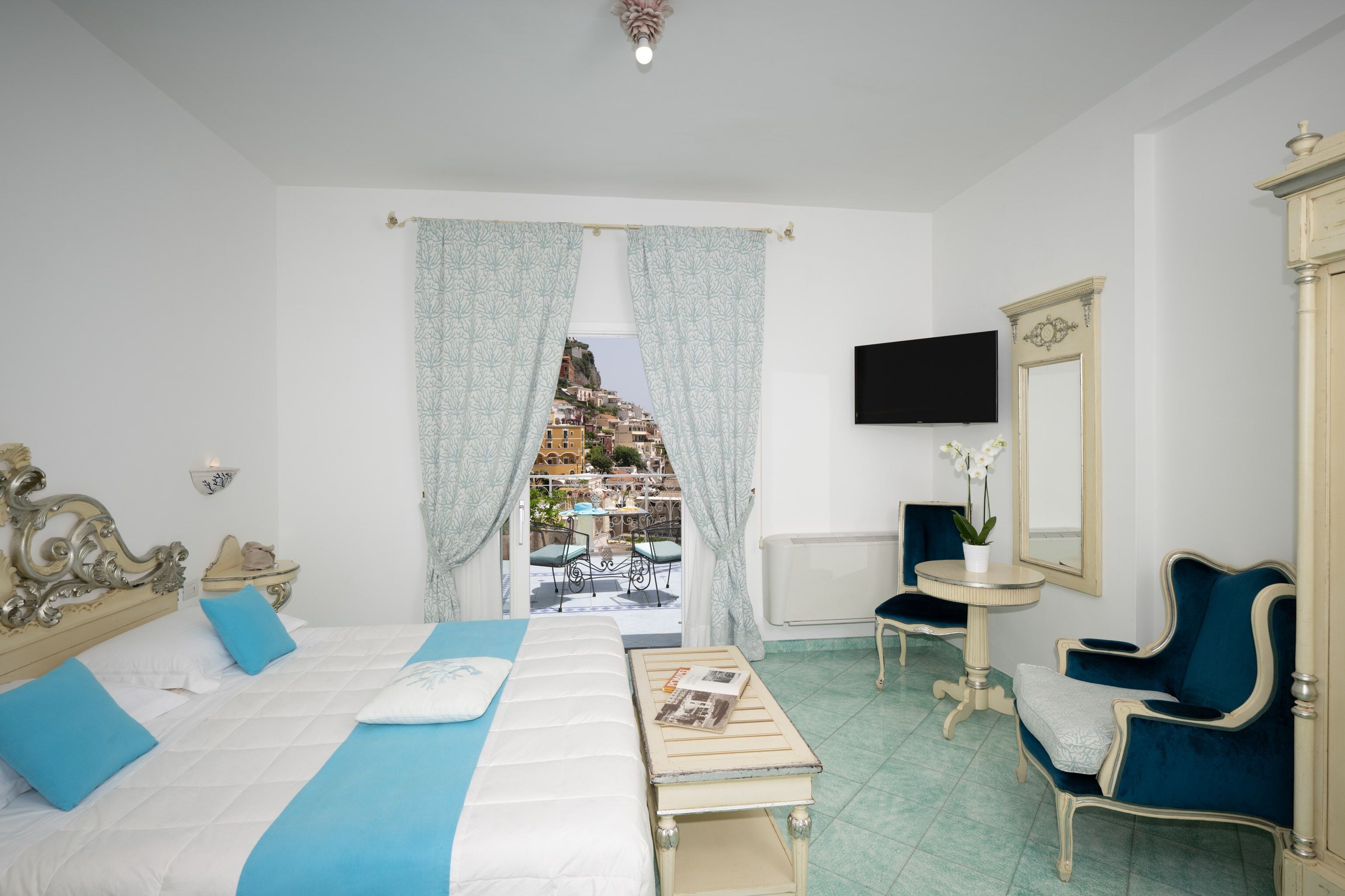 executive double room | 1 bedroom, premium bedding, down duvets, pillow-top beds