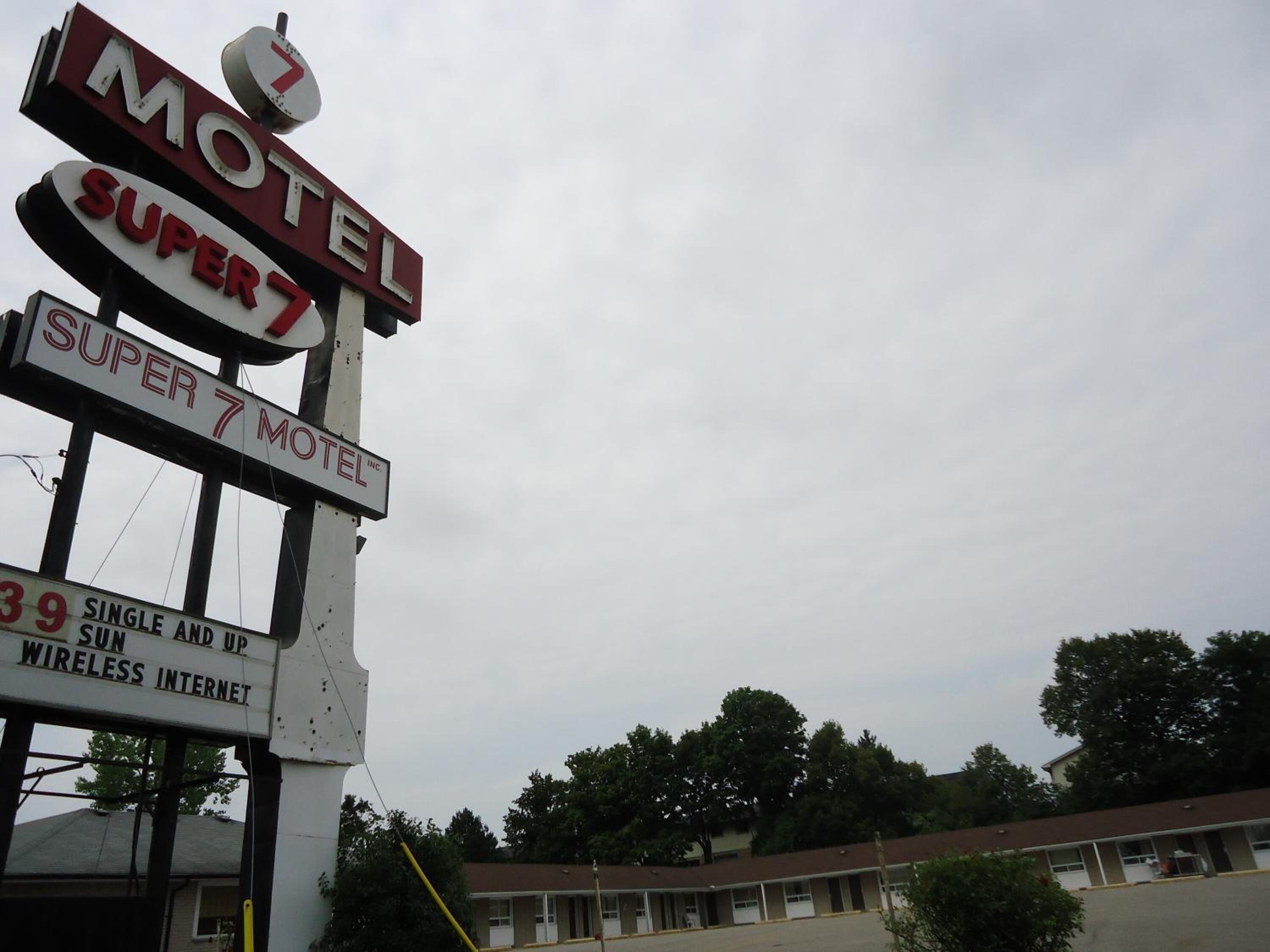 Foto - Super 7 Motel London