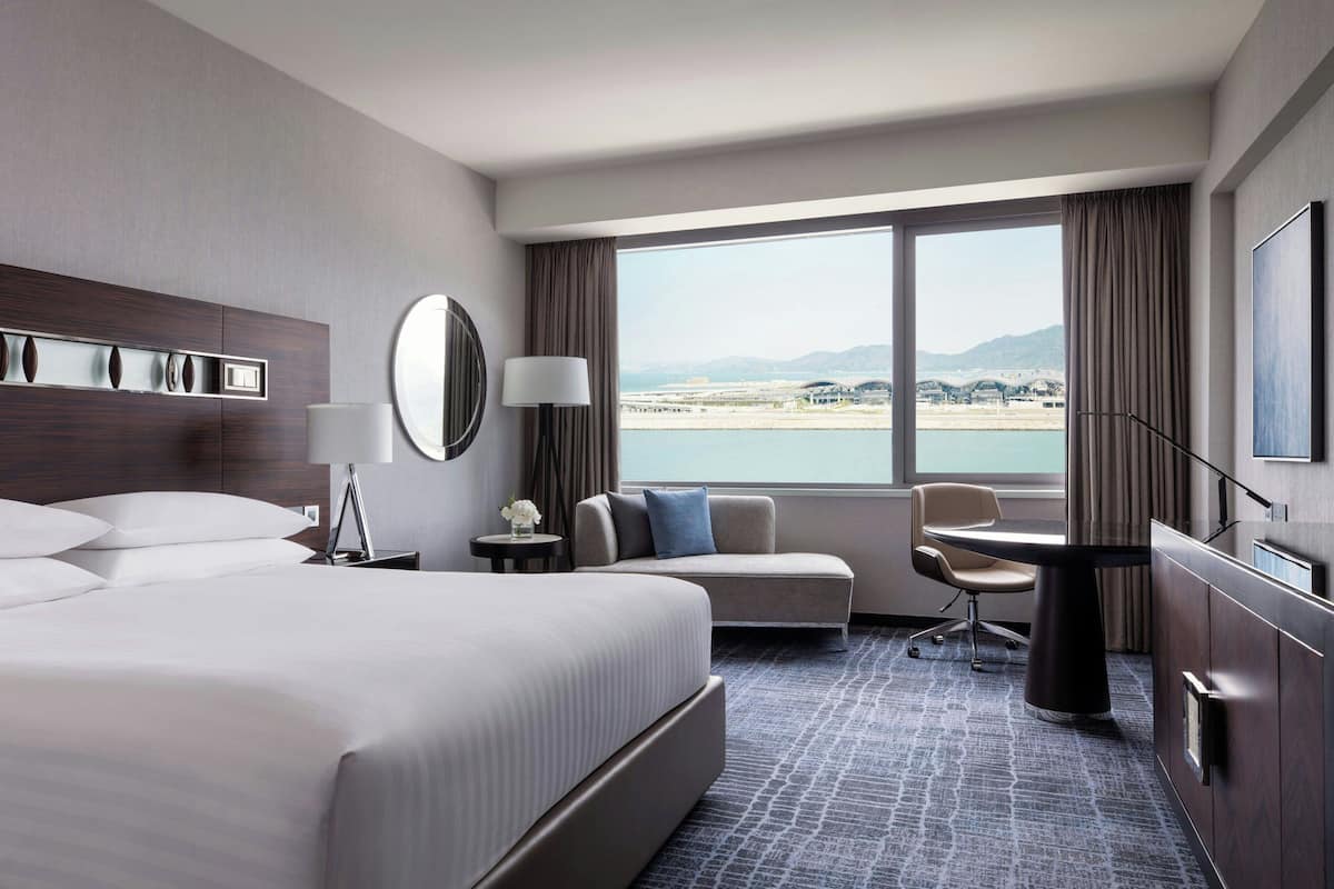 1 bedroom, premium bedding, minibar, in-room safe