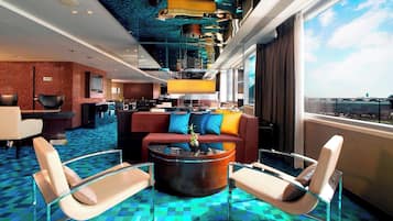 2 bars/lounges, sports bar, cocktail bar