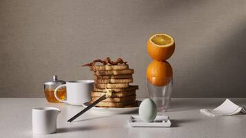 Daily buffet breakfast (HKD 283.8 per person)