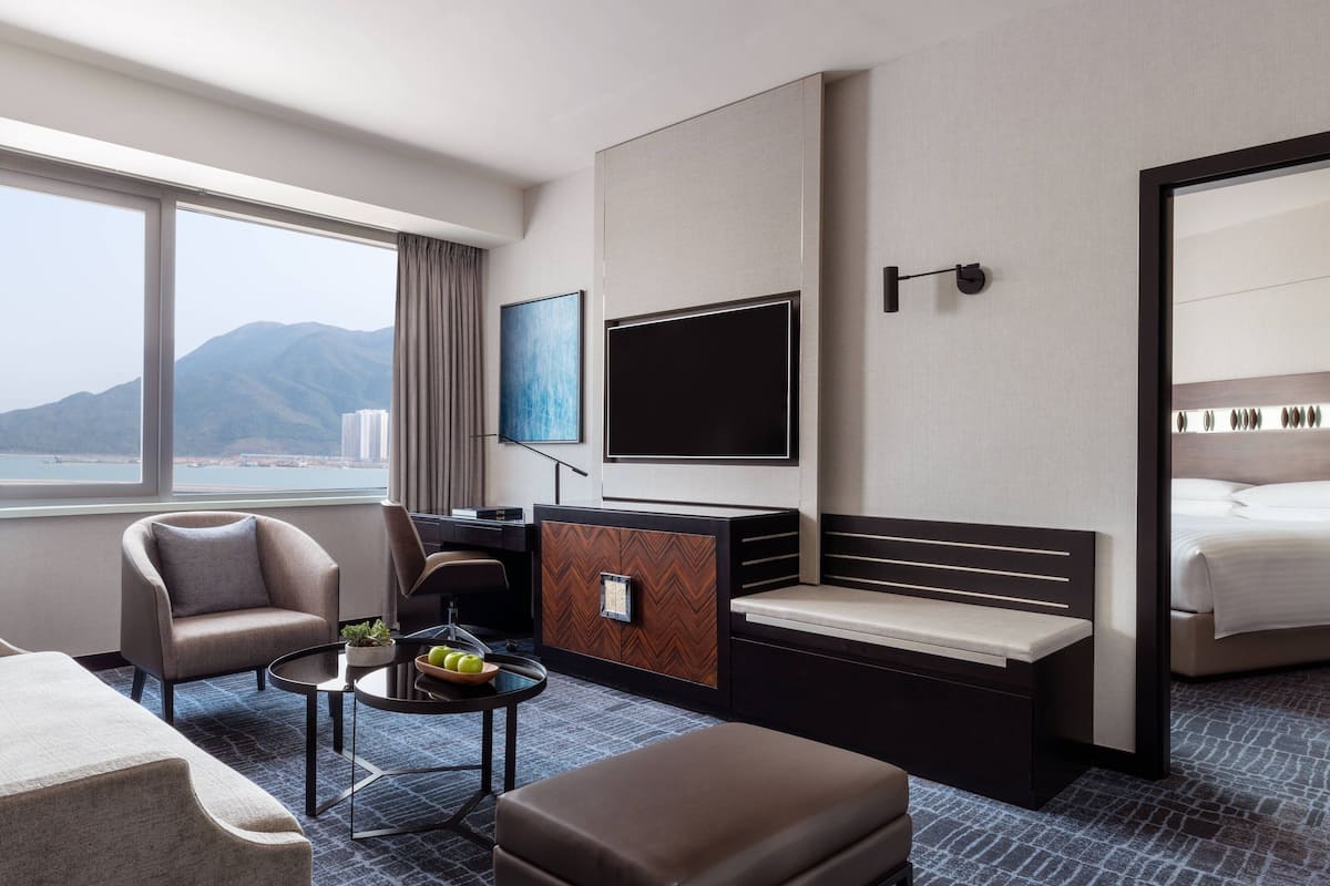 Suite exĂ©cutive, 1 chambre | Salle de sĂ©jour | TĂ©lĂ©viseur ACL, Netflix, lecteur de DVD, station dâaccueil pour iPod