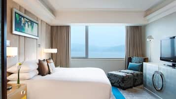 Premium bedding, minibar, in-room safe, desk