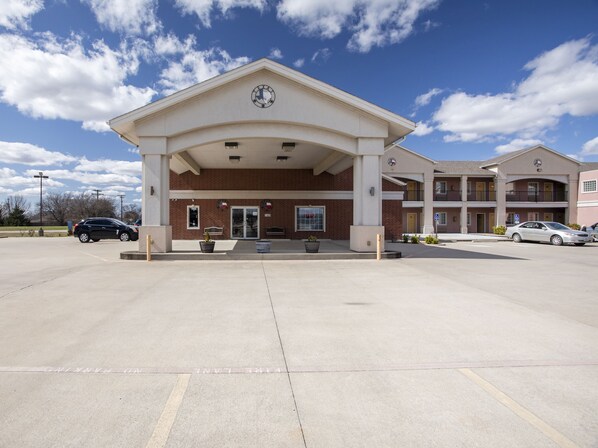 واجهة المنشأة