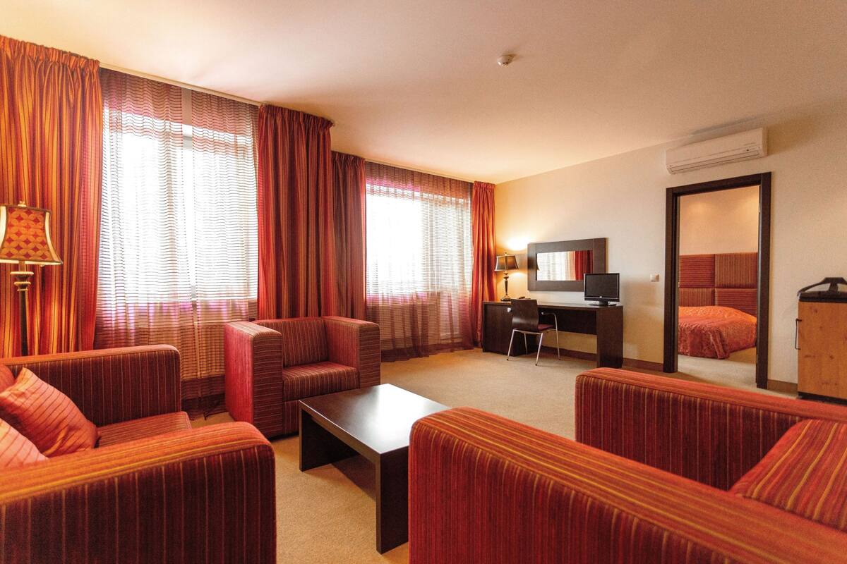 In-room safe, desk, iron/ironing board, free cots/infant beds