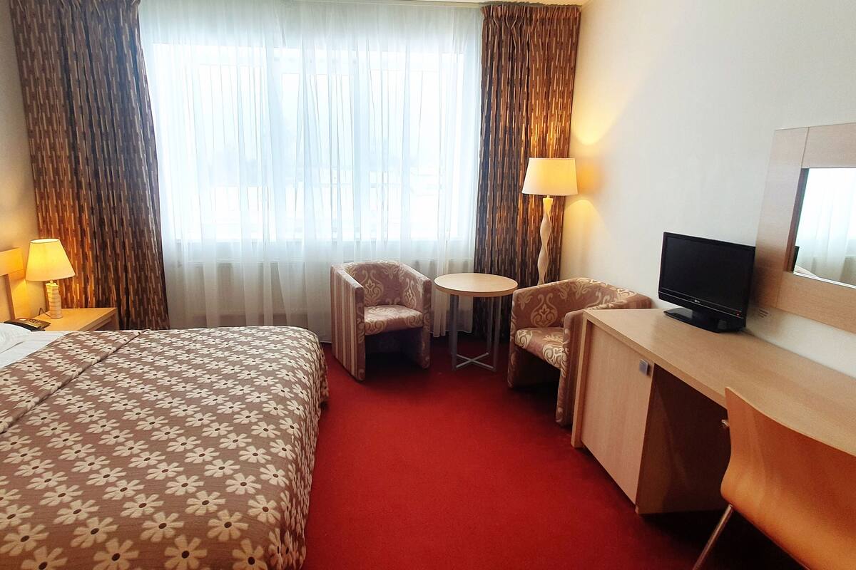 In-room safe, desk, iron/ironing board, free cots/infant beds