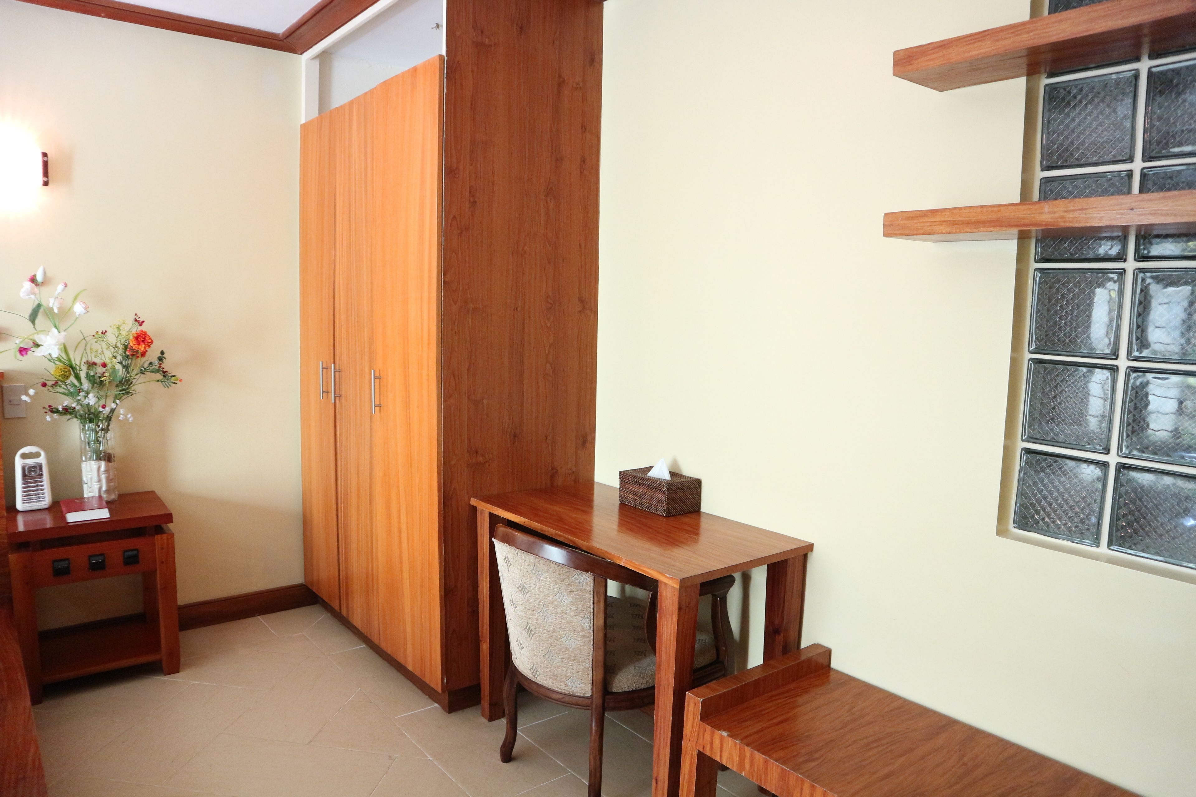 deluxe room, 1 king bed | room amenity