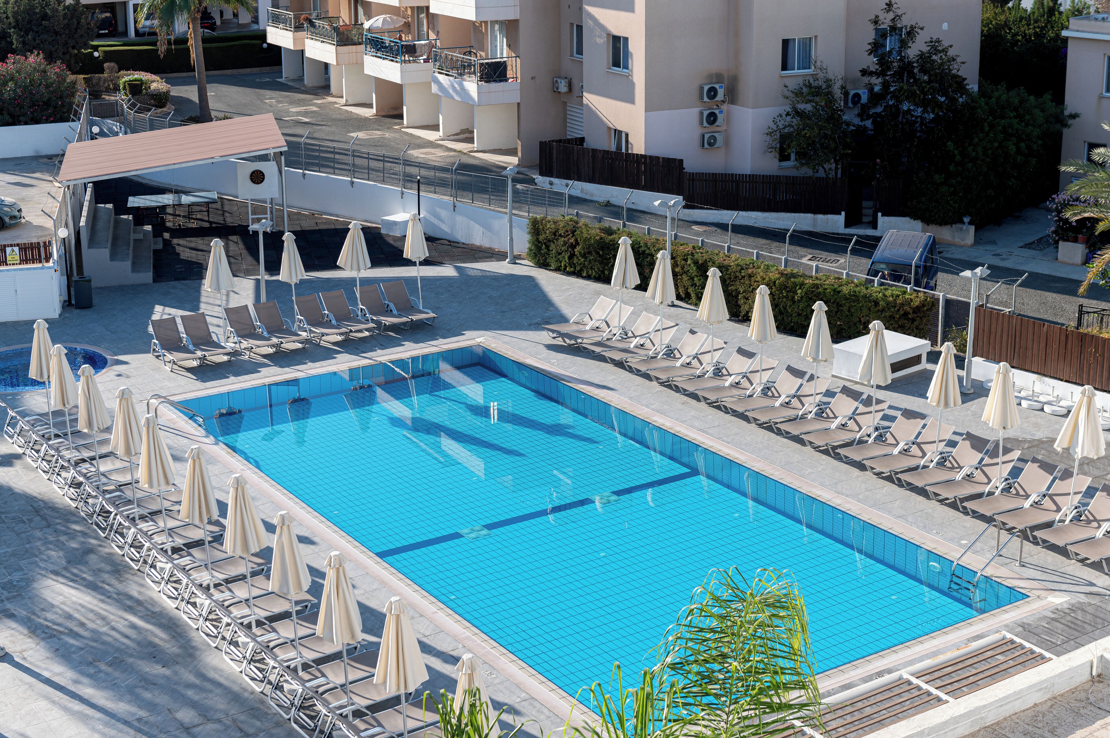 3 outdoor pools, pool umbrellas, pool loungers
