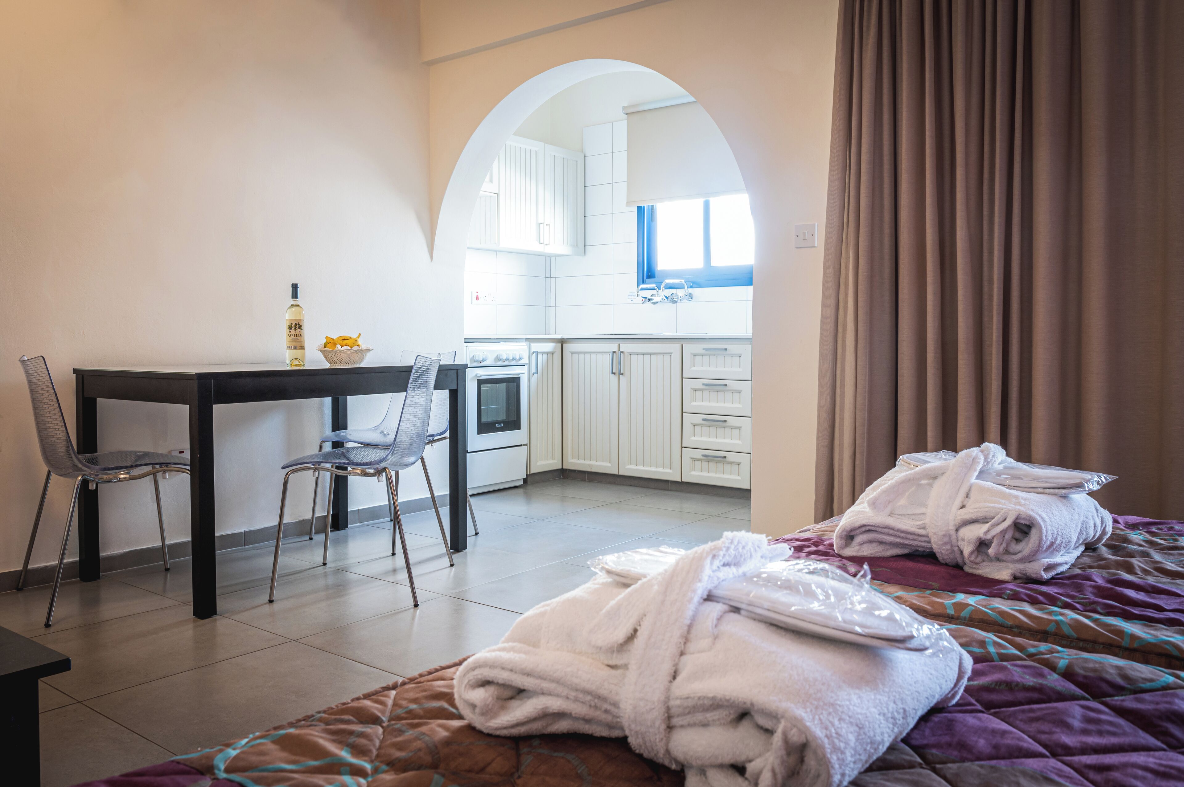 2 bedrooms, desk, blackout curtains, soundproofing