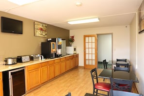 Breakfast area - Econo Inn (Columbus)