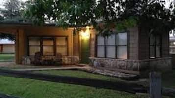 Historic Villas 2 Bedroom | Terrace/patio