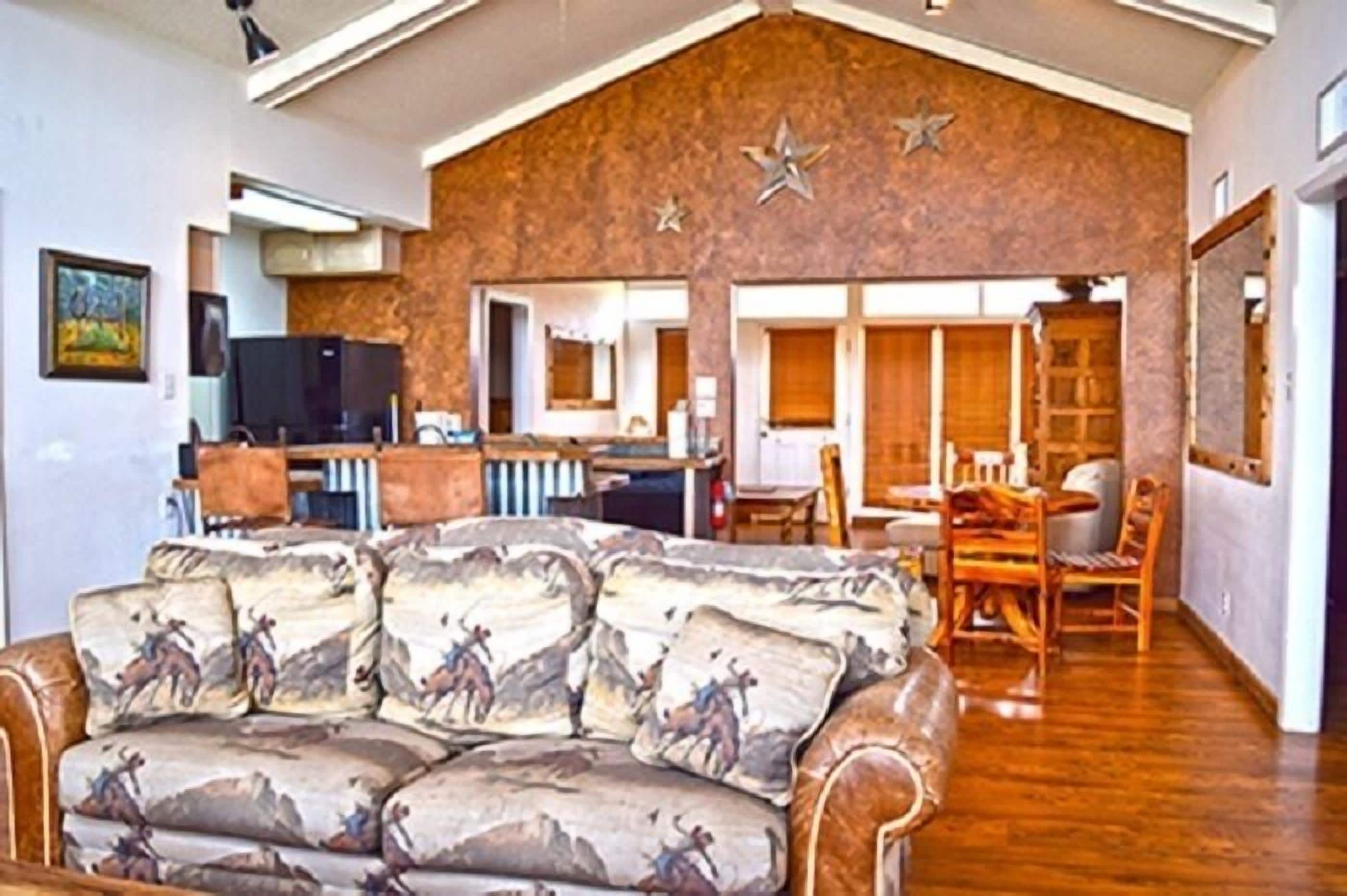 Executive Villa, 4 Bedrooms | Private kitchen | Microwave, coffee/tea maker