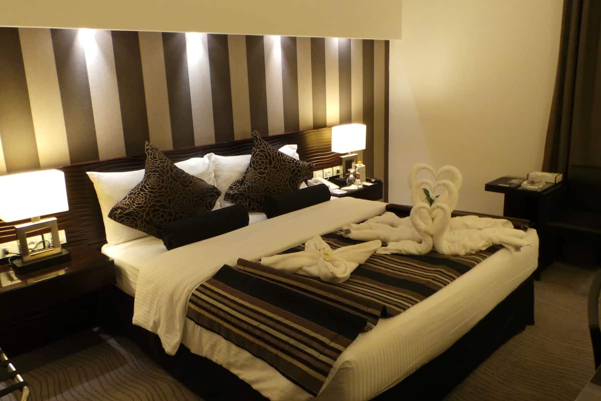 deluxe suite | egyptian cotton sheets, down duvets, in-room safe, desk